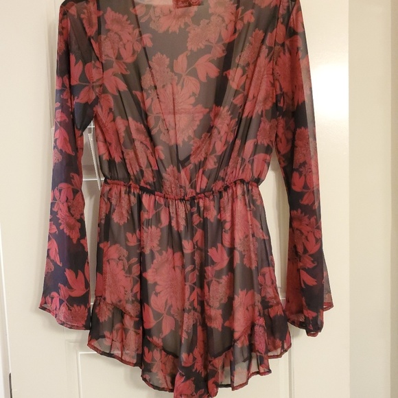 Floral Romper - Picture 2 of 3